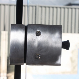 90 DEGREE GATE LATCH